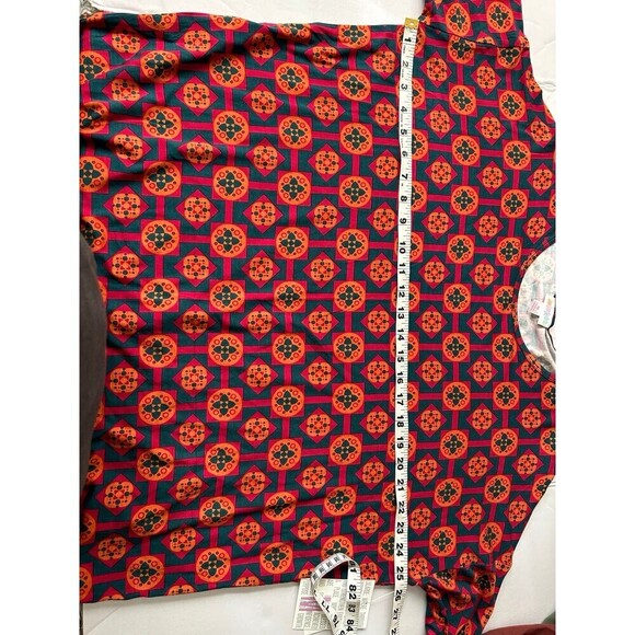 LuLaRoe Women’s Irma Tunic t-shirt Top Size M All Over Print - Picture 5 of 6